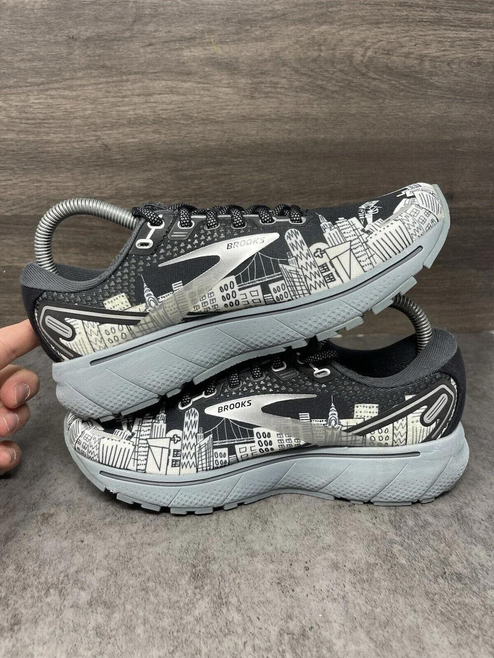 Brooks Ghost 14 NYC Marathon Womens Size 6 Black Gray Limited Running Shoes